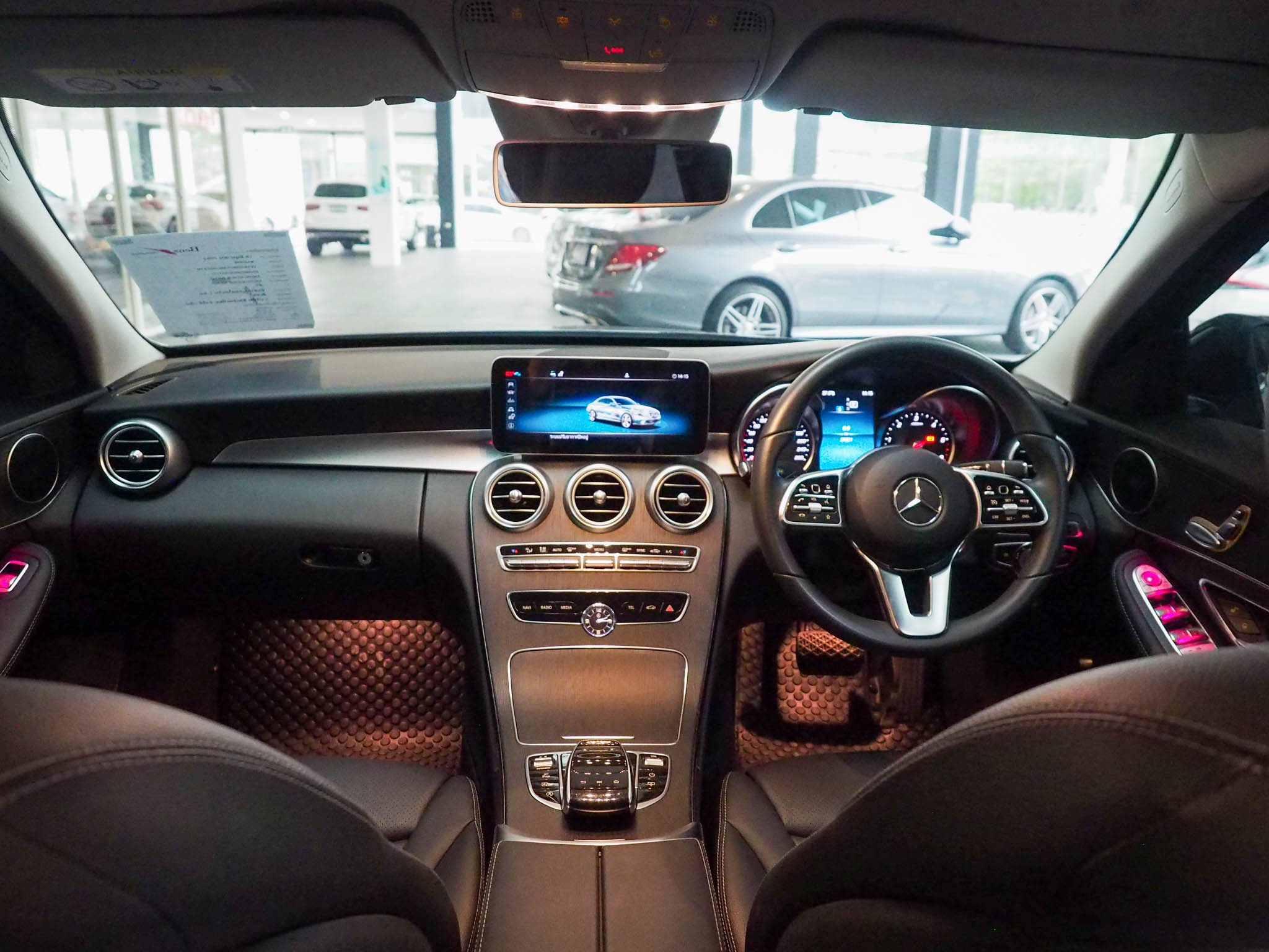 จองแล้ว C220d Avantgarde W205