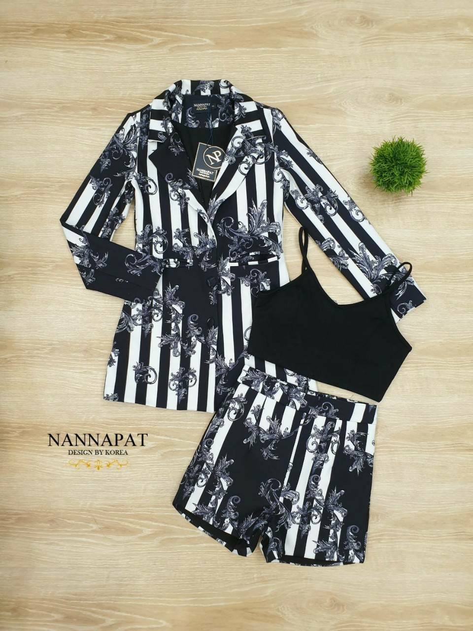 เสื้อสูทกระดุมหน้า กระเป๋าเสื้อใช้ได้จริง