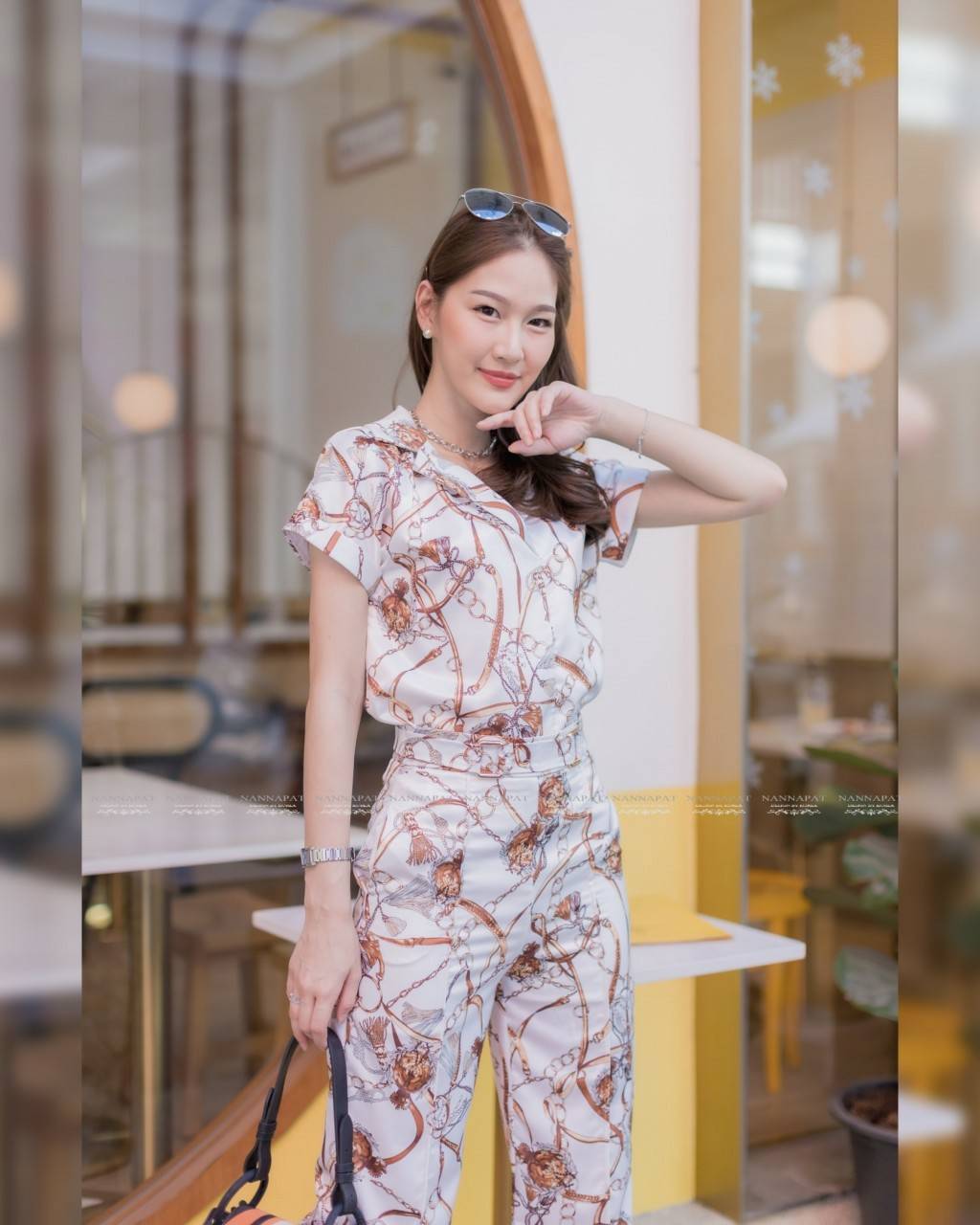 ตัวเสื้อสวนหัวได้เลยคะ กางเกงซิปหลัง