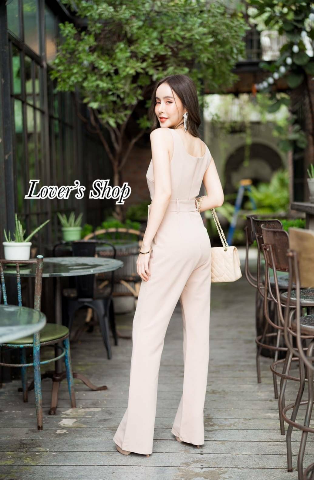 จั้มสูทขายยาวลุคเรียบหรูดูไฮโซ