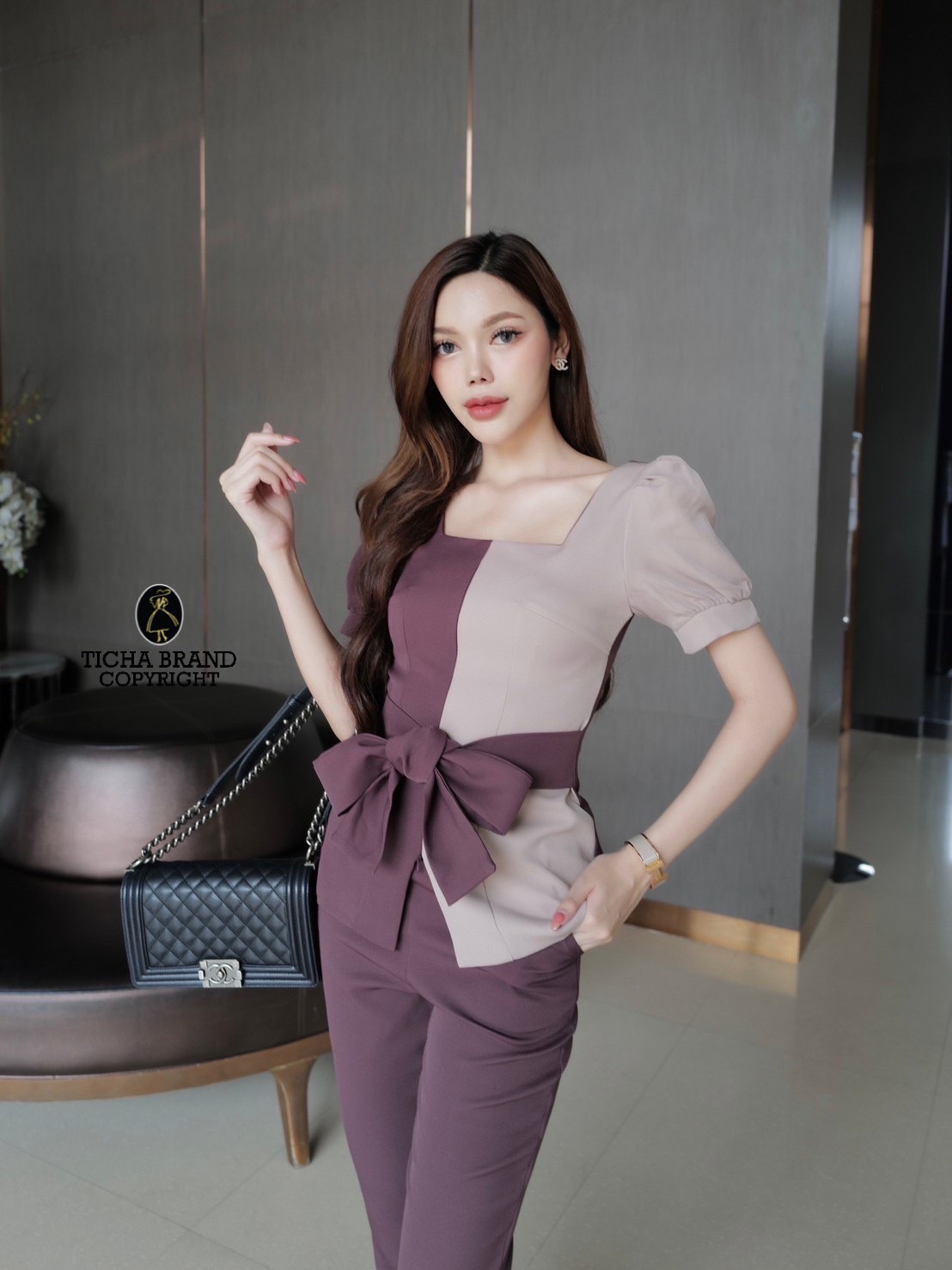 ตัวเสื้อทูโทน แต่งซิปหน้า-หลัง