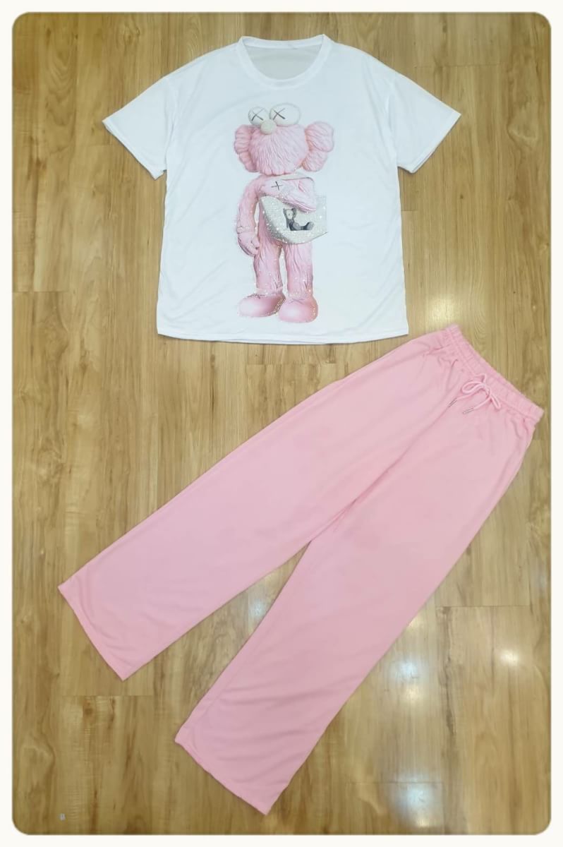 เสื้อยืดคอกลมแขนสั้นพิมพ์ลายหมีสีชมพู