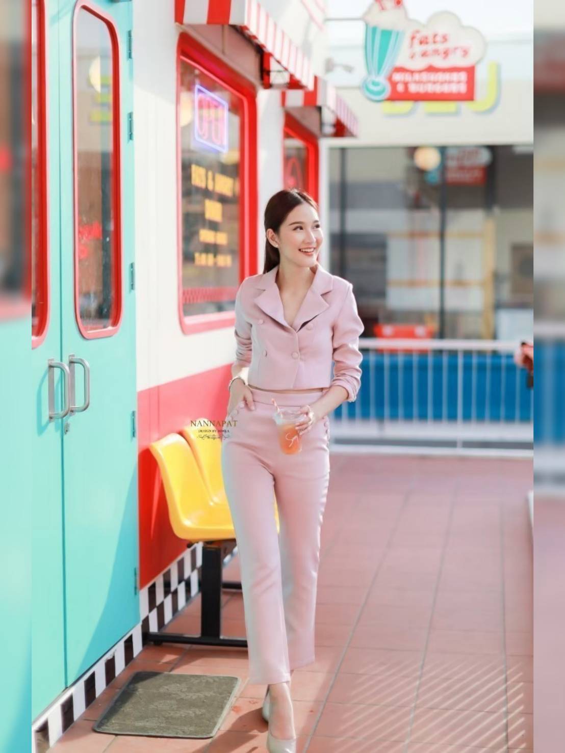 เสื้อคร็อปสูท ผ้าหนานุ่มสีชมพู