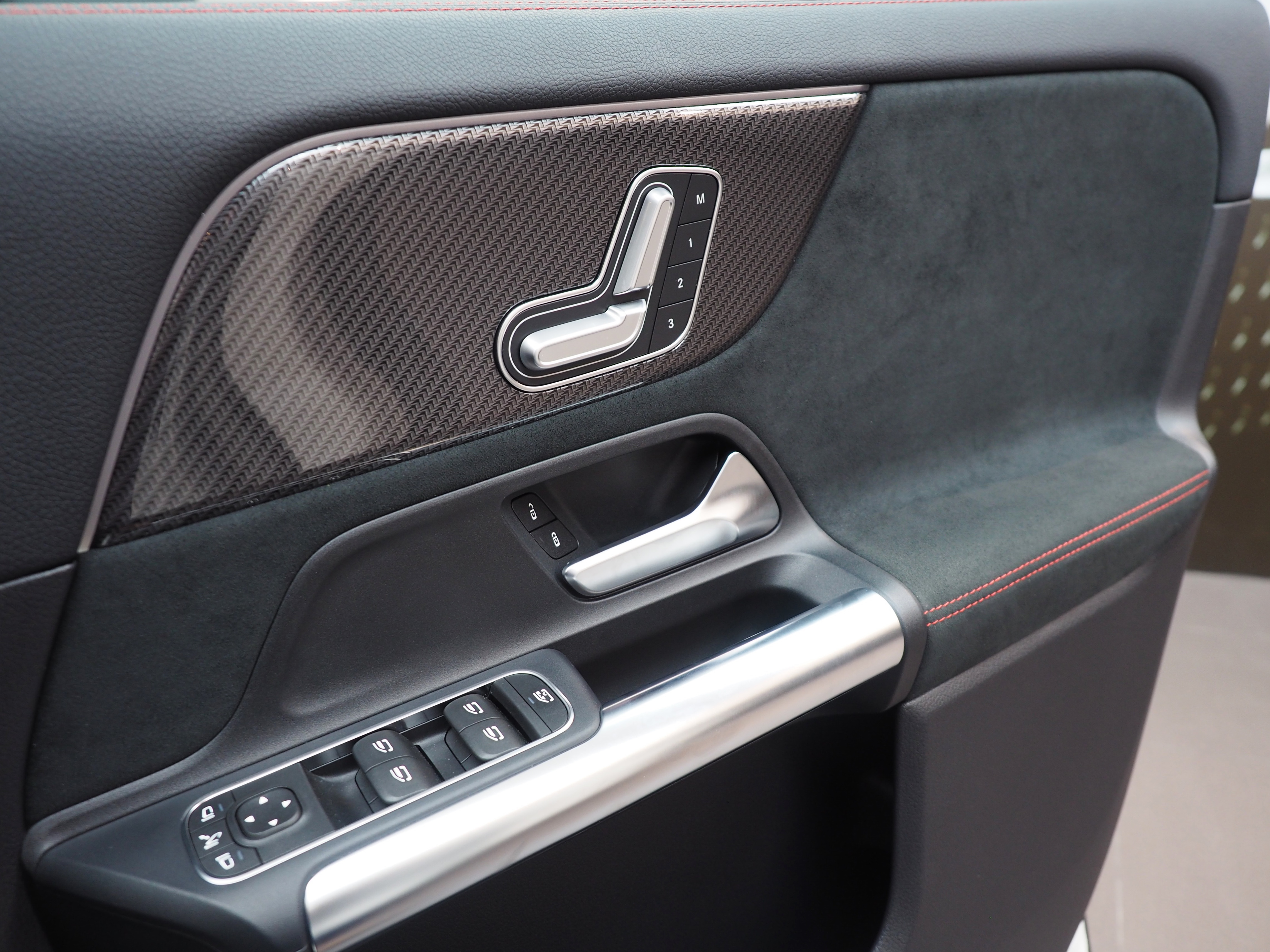 จองแล้ว GLA200 AMG Dynamic W247