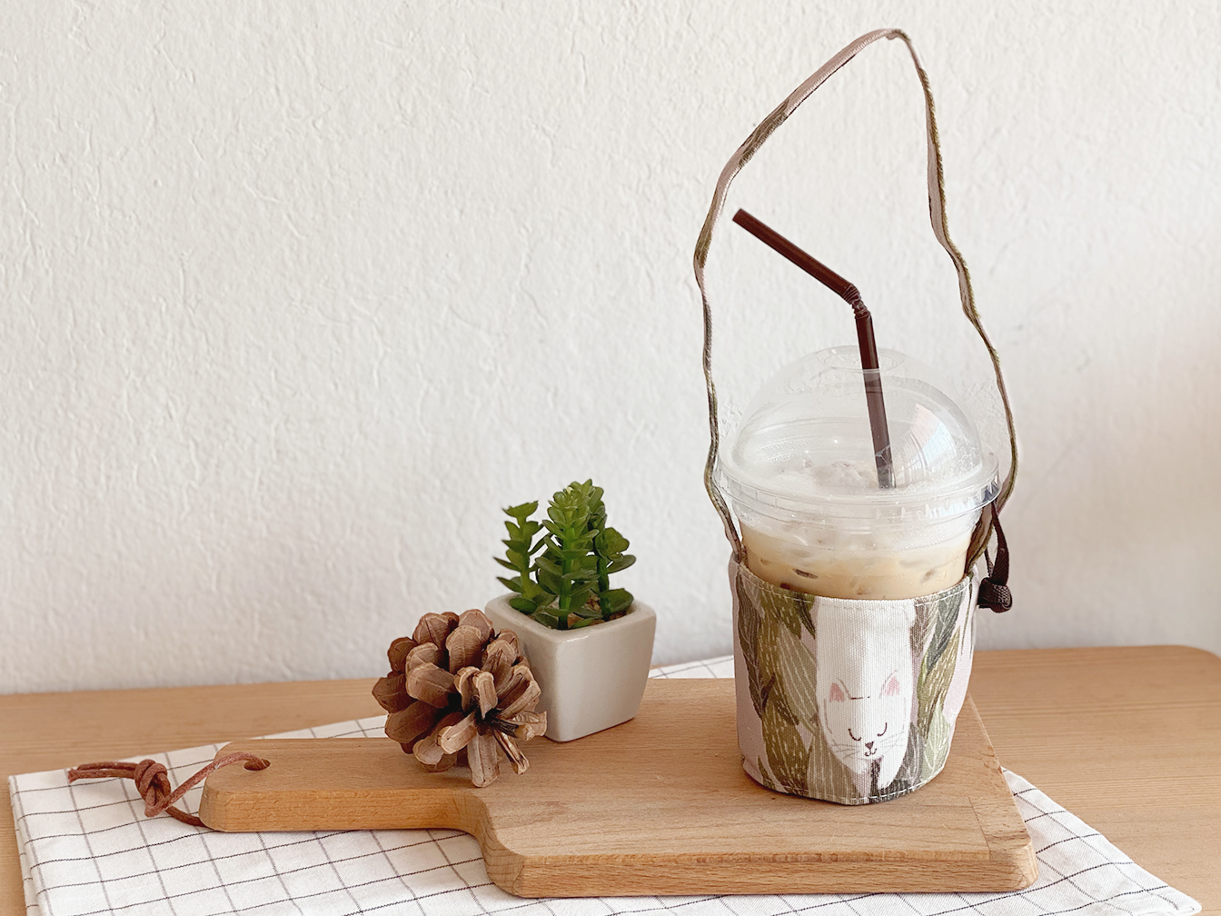 ที่หิ้วแก้ว ลายแมวกะปิ Glass holder with