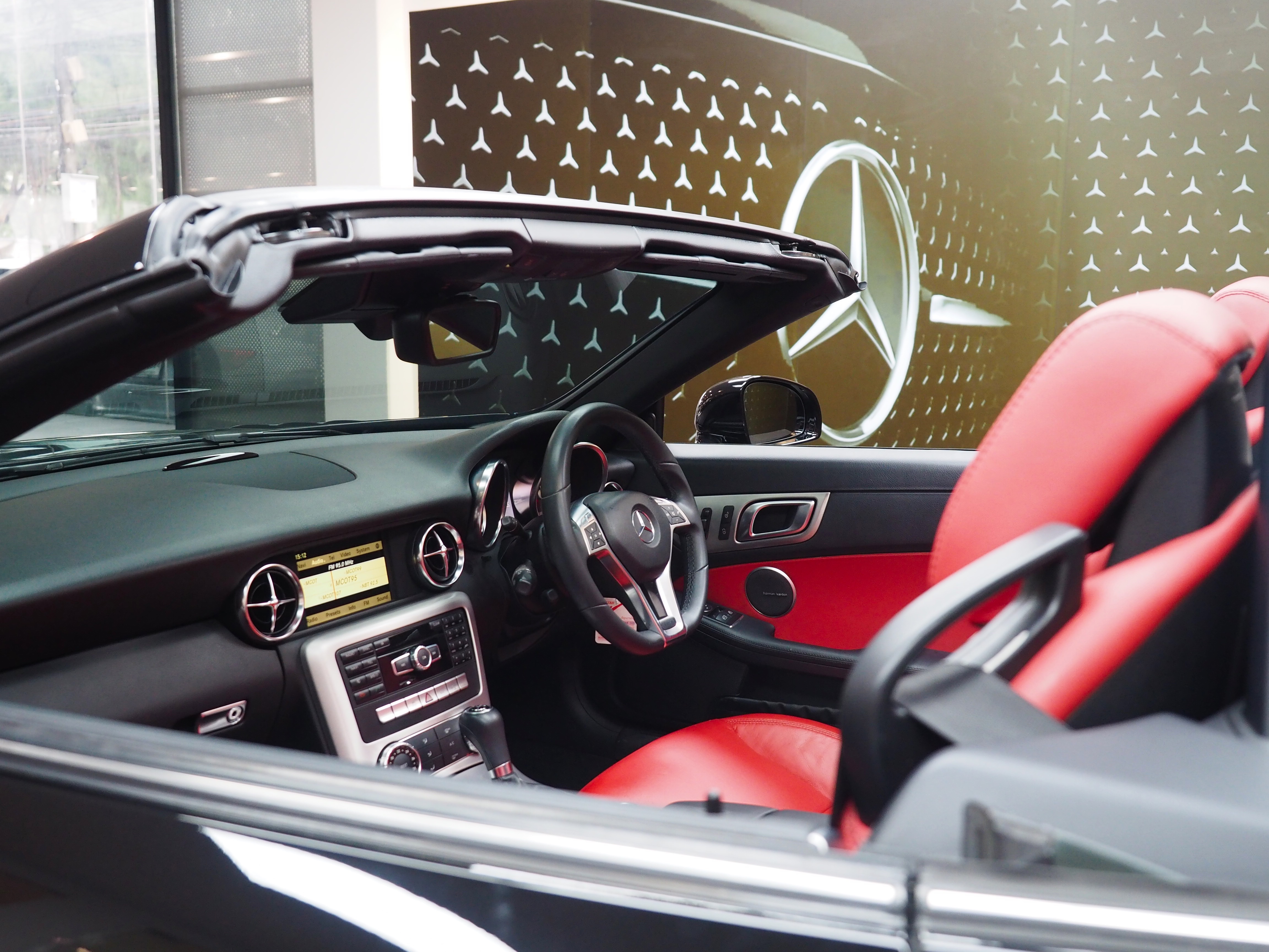 จองแล้ว SLK250 AMG R172