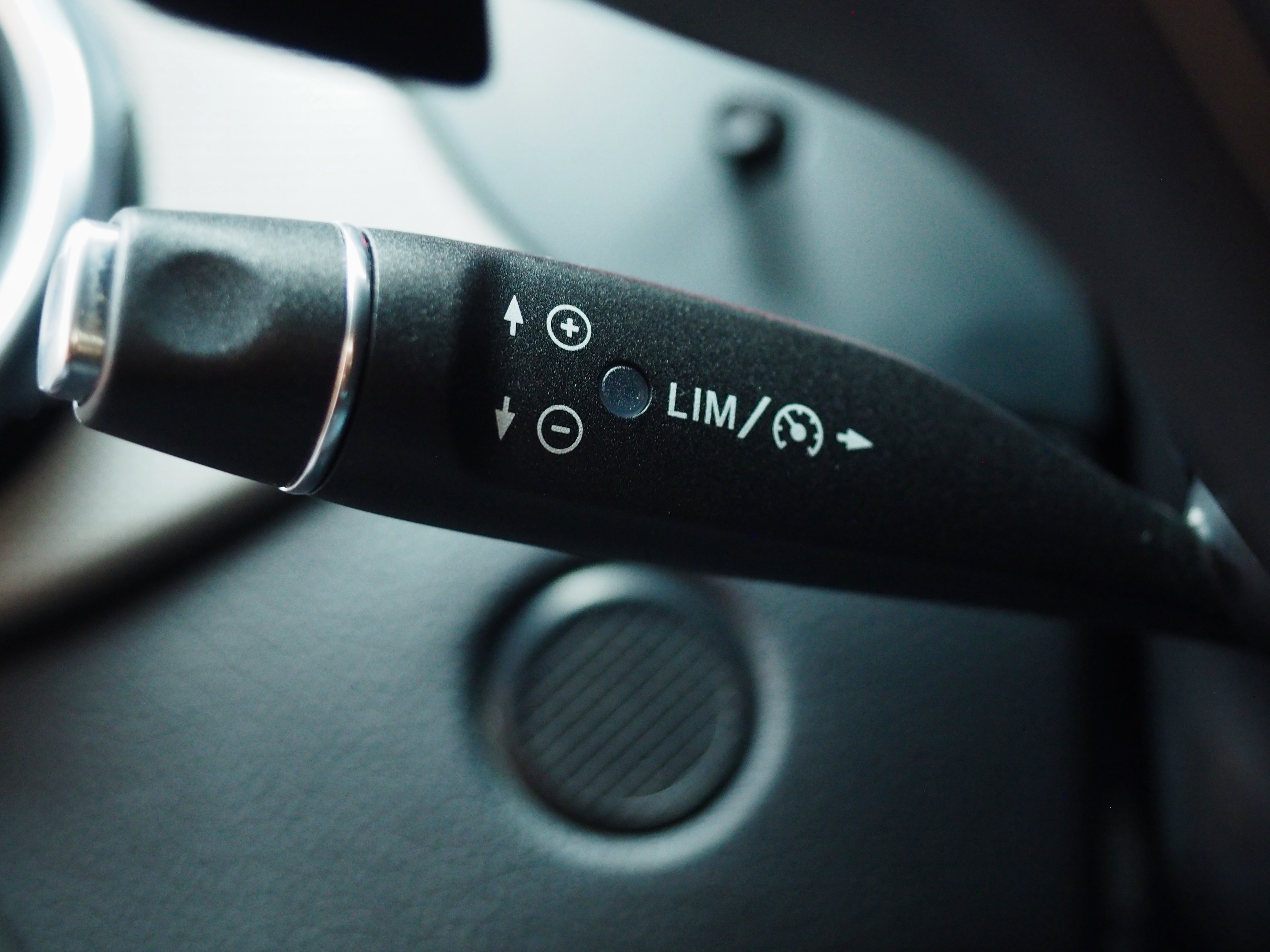 จองแล้ว GLA200 Urban W156