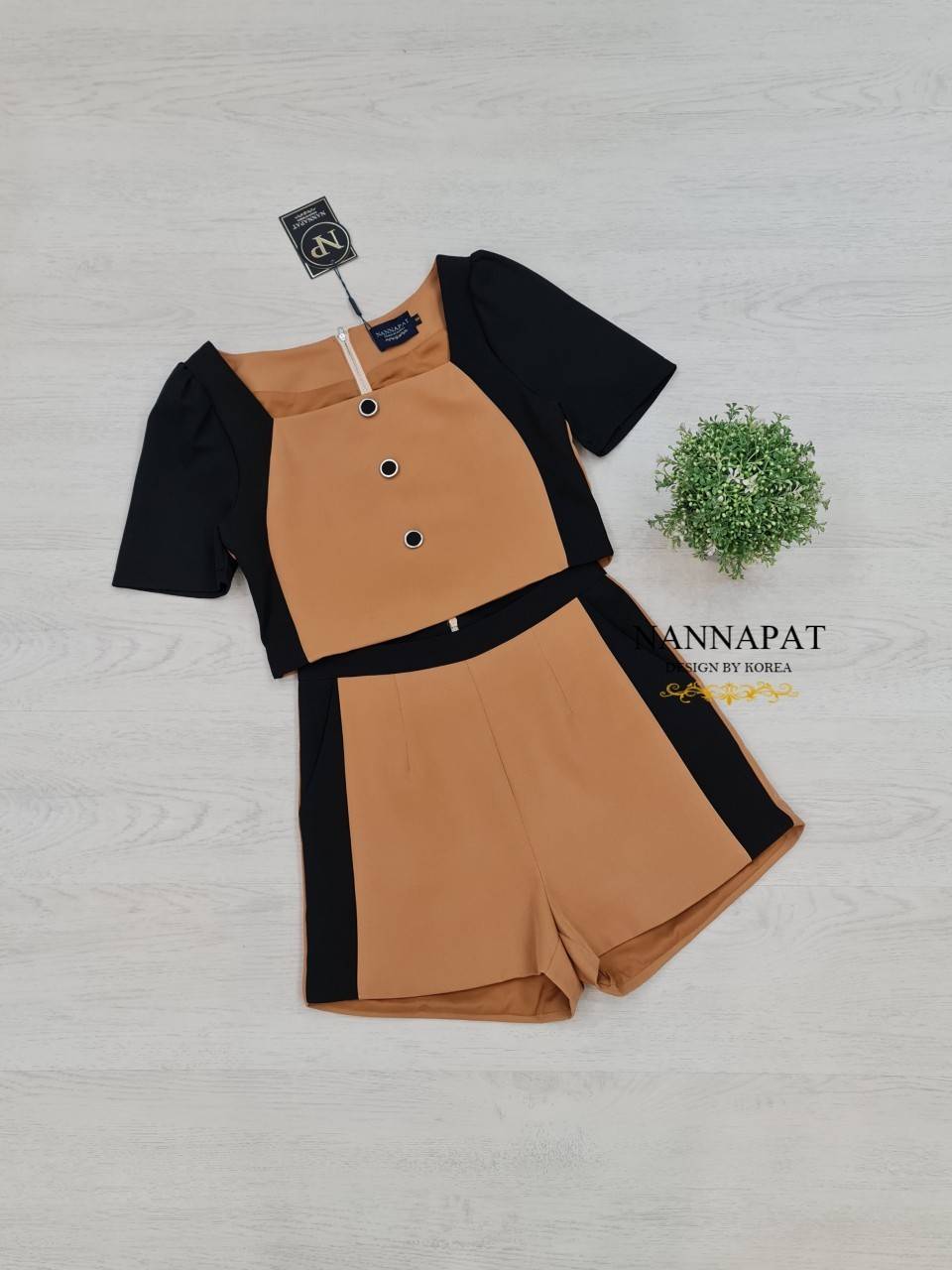เสื้อทูโทน ซิปหลัง แต่งกระดุม