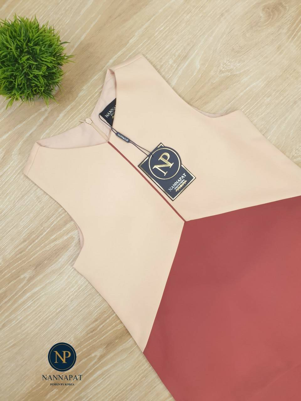 ตัวเสื้อซิปหลังตัวทูโทน