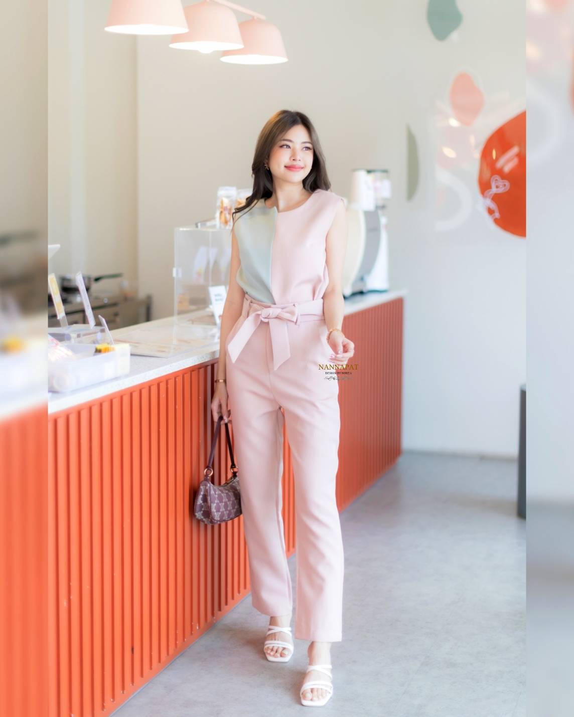 เสื้อทูโทนแขนกุด ซิปหลัง กางเกงเข้ารูป