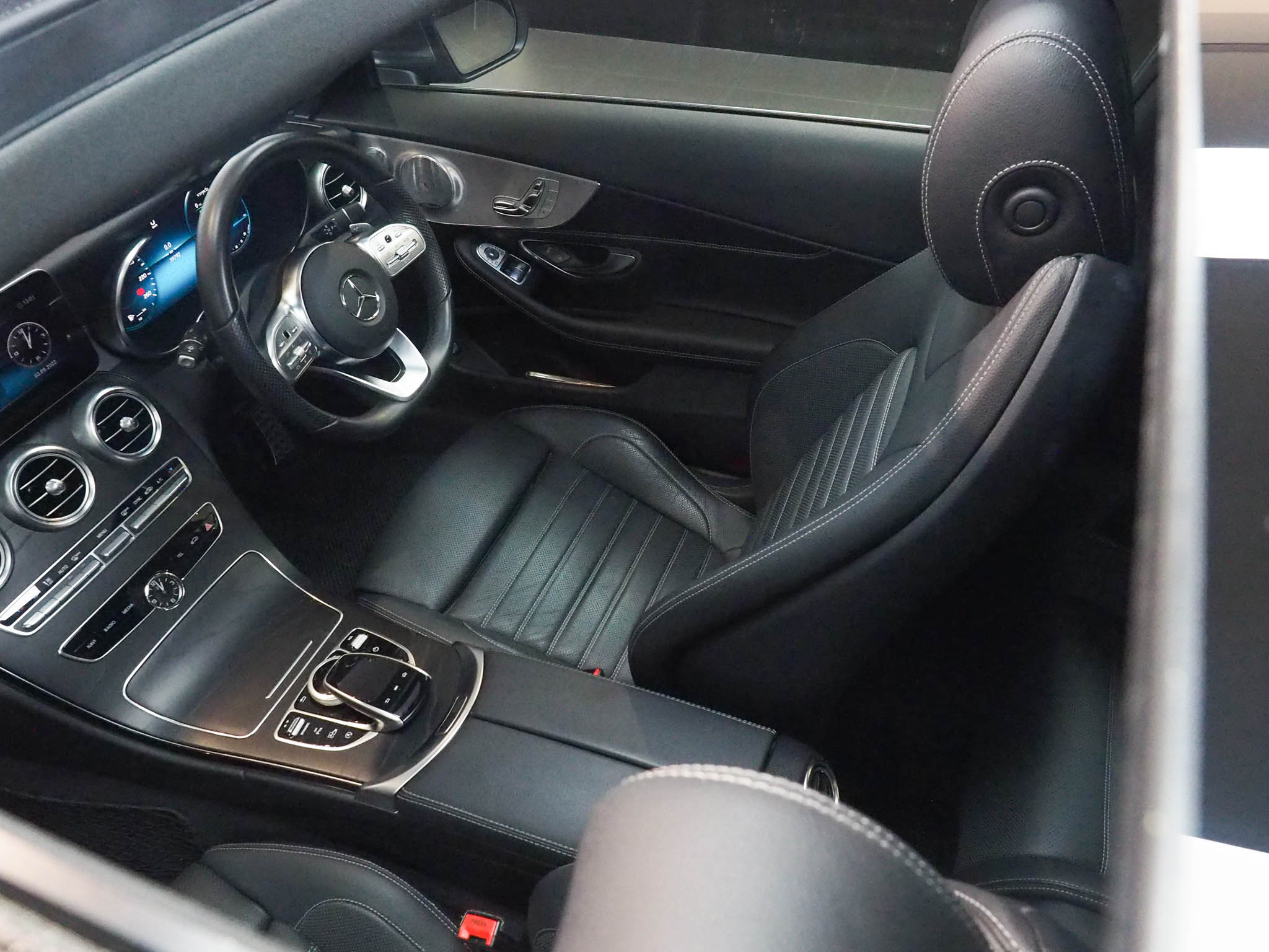 จองแล้ว C200 Coupe AMG W205