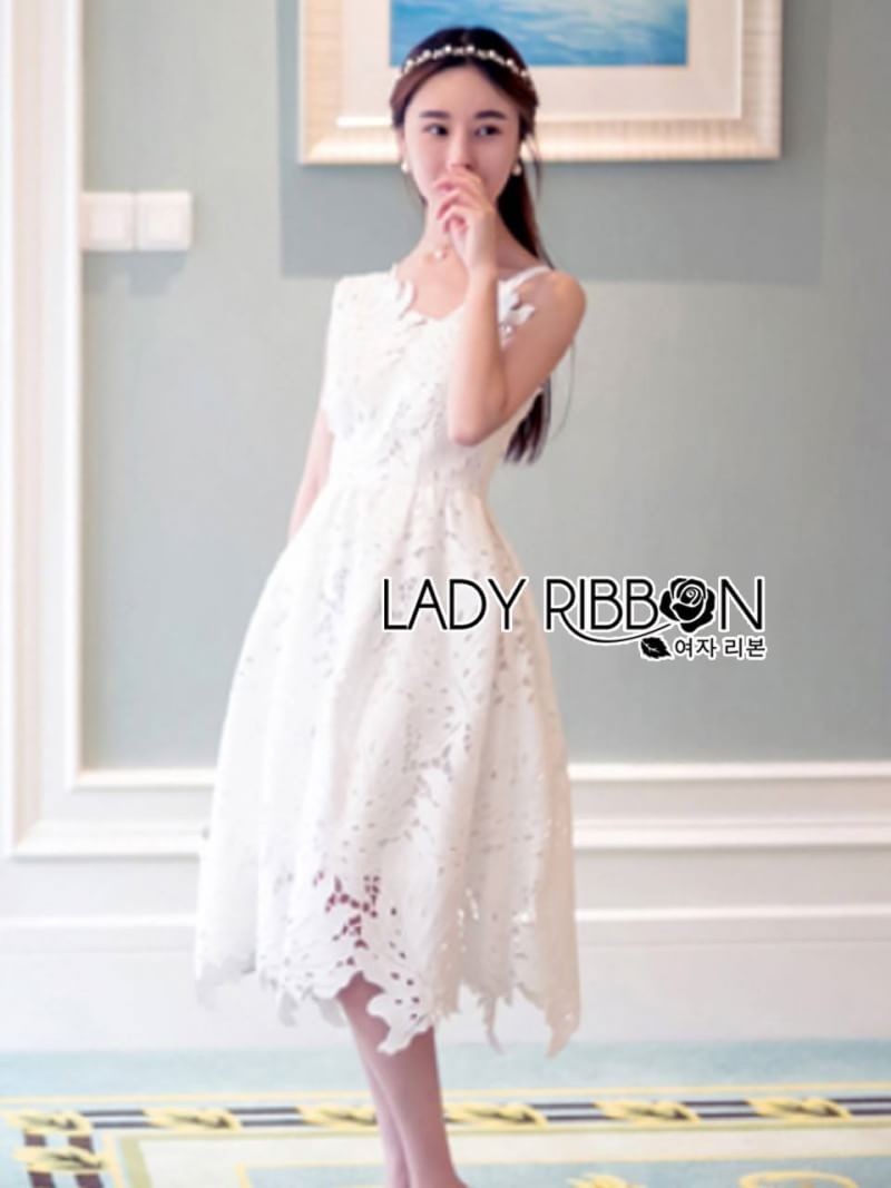 Lace Dress เดรสสายเดี่ยวยาวผ้าลูกไม้คอตตอน
