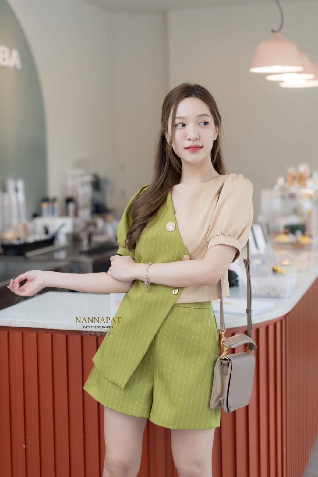 เสื้อกระดุมหน้า ดีไซน์ชายเสื้อสั้น-ยาว