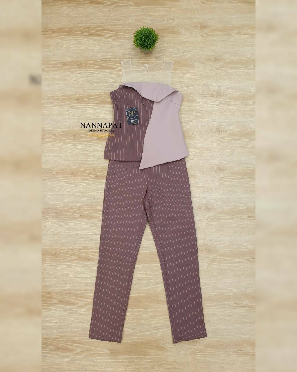 เสื้อซิปหลัง ต้นแบบเป็นเสื้อเกาะอก