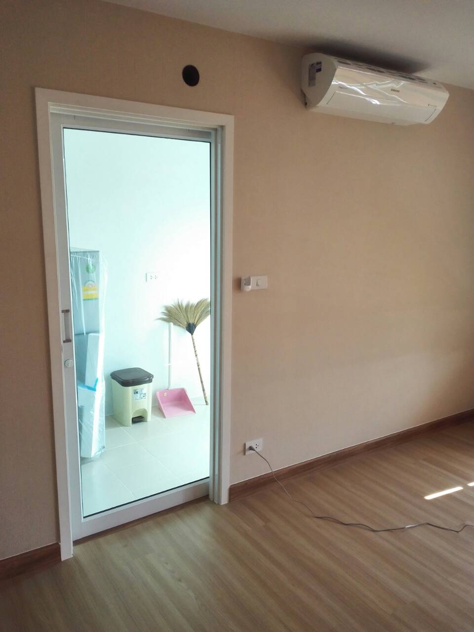 รวมรายการติดตั้งกระจกอลูมิเนียมพลัมคอนโดเมืองเอกพหลโยธิน89