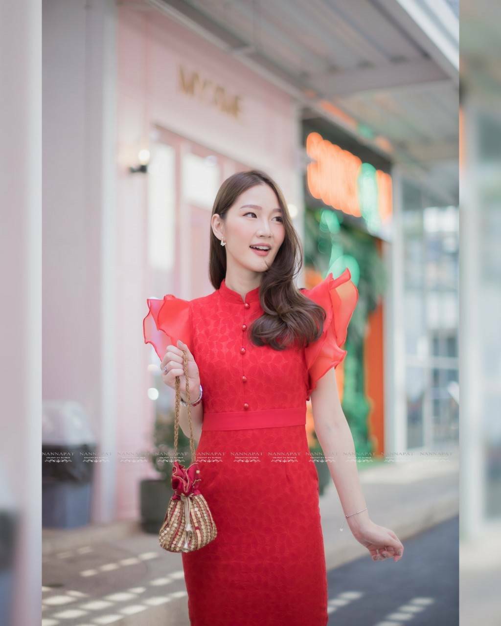 เดรสเข้ารูปเก็บทรงสวยงานซิปหลัง
