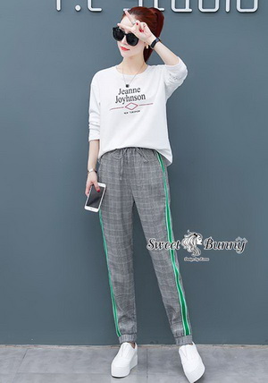 เสื้อคอกลมแขนยาว ด้านหน้าพิมพ์ลายอักษร