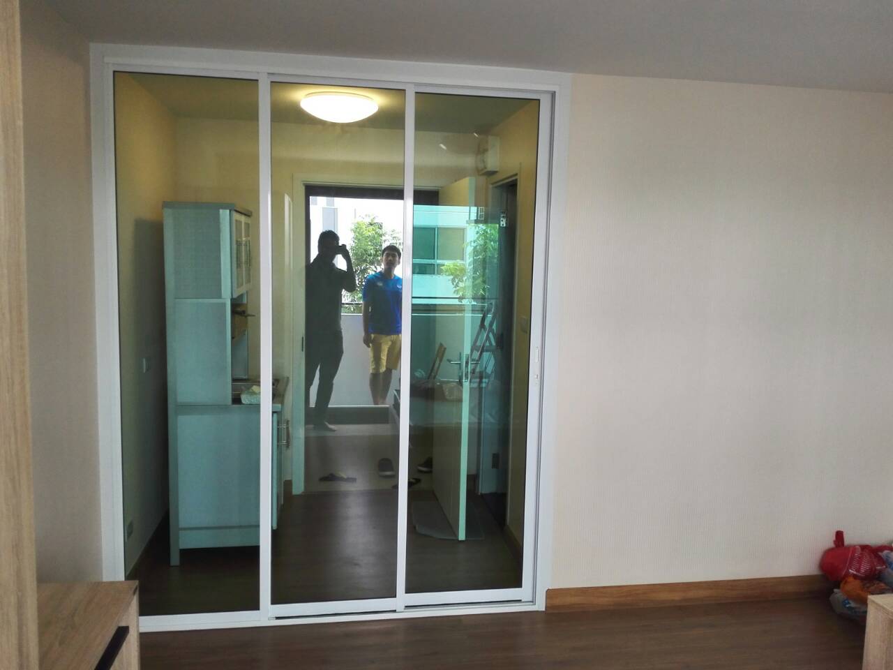 กั้นห้องนอนด้วยอลูมิเนียมสามบานพลัมคอนโดพหลโยธิน89เฟสสาม