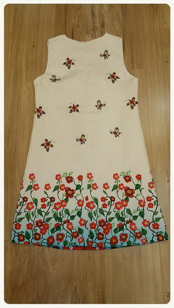 เดรสผ้า jacquard แขนกุดทรงตรง