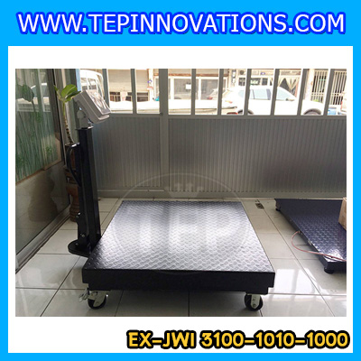 เครื่องชั่งดิจิตอล1000kg มีล้อพร้อมที่เข็น ขนาดแท่น 100x100cm. พิกัดน้ำหนัก1000kg ค่าละเอียด 100g เครื่องชั่งยี่ห้อ JADEVER รุ่น JWI-3100II