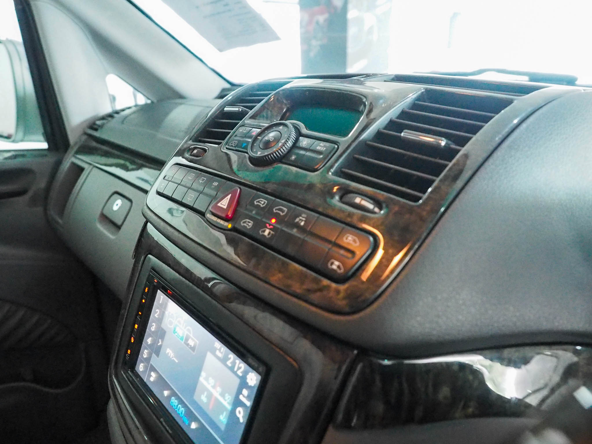 จองแล้ว VITO 115 CDI W639