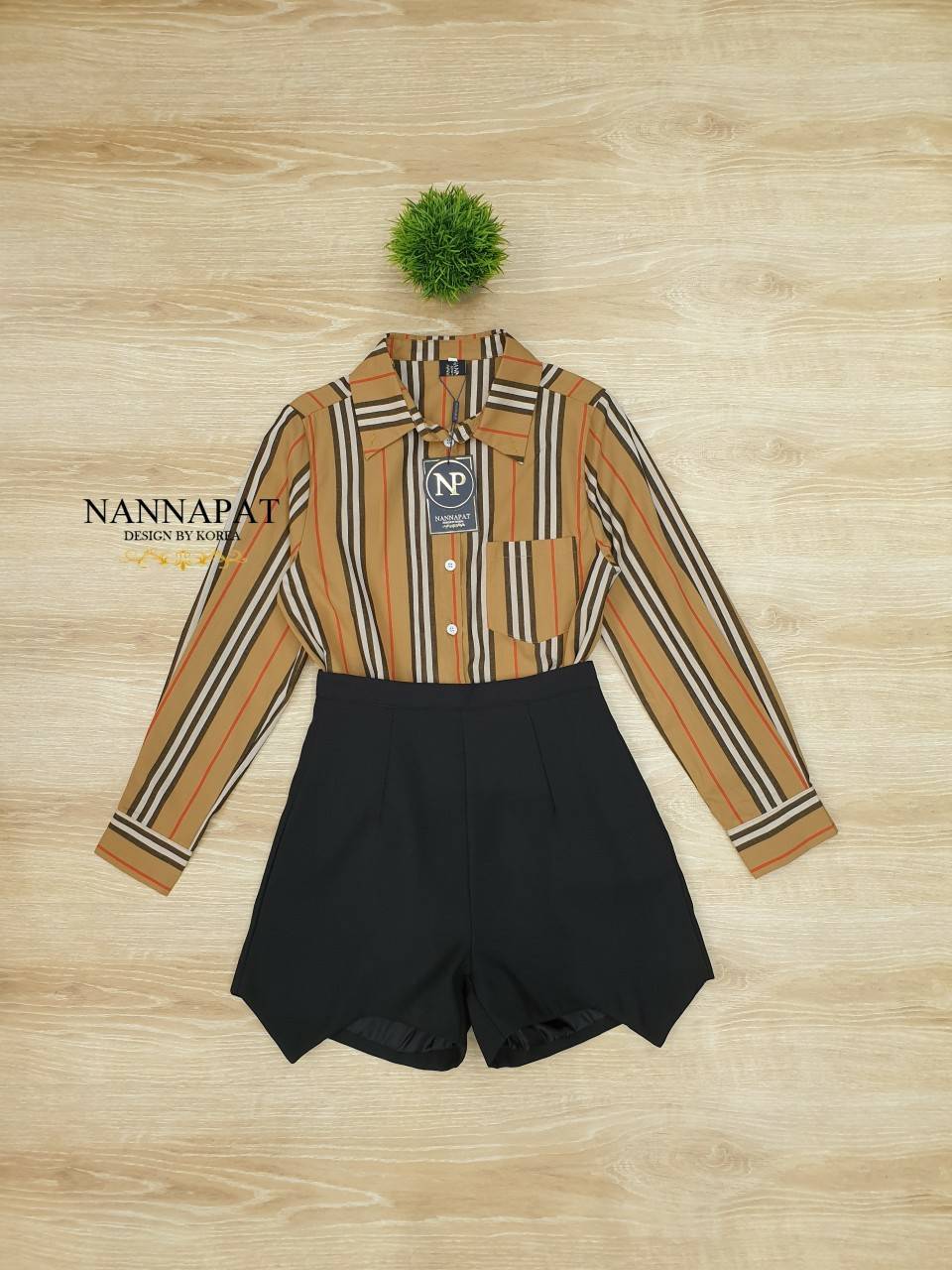 เสื้อเชิร์ตกระดุมหน้าแขนยาวลายบลูเบอรี่