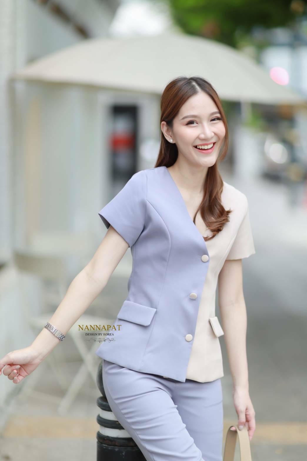 เสื้อทูโทนกระดุมหน้า กระเป๋าใช้ได้จริง