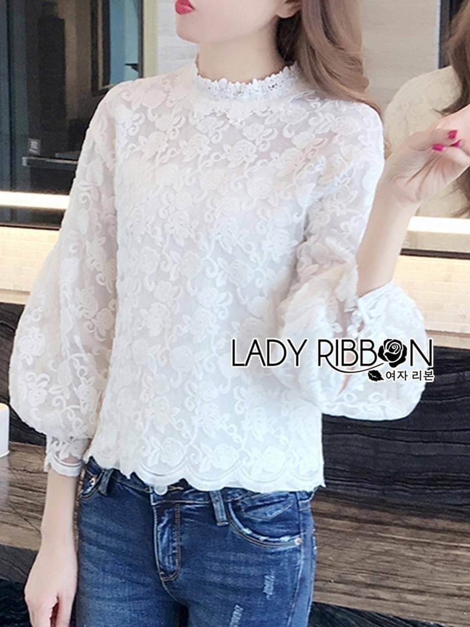 เสื้อผ้าลูกไม้สีขาวสไตล์วินเทจเฟมินีน