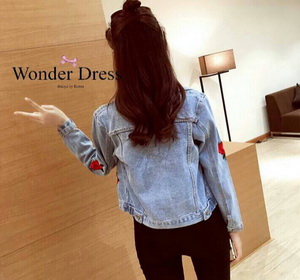 เสื้อผ้าแจ็คเก็ตยีนส์ฟอกสีซีด แฟชั่นแต่งกระเป๋าสไตล์สาวเกาหลี