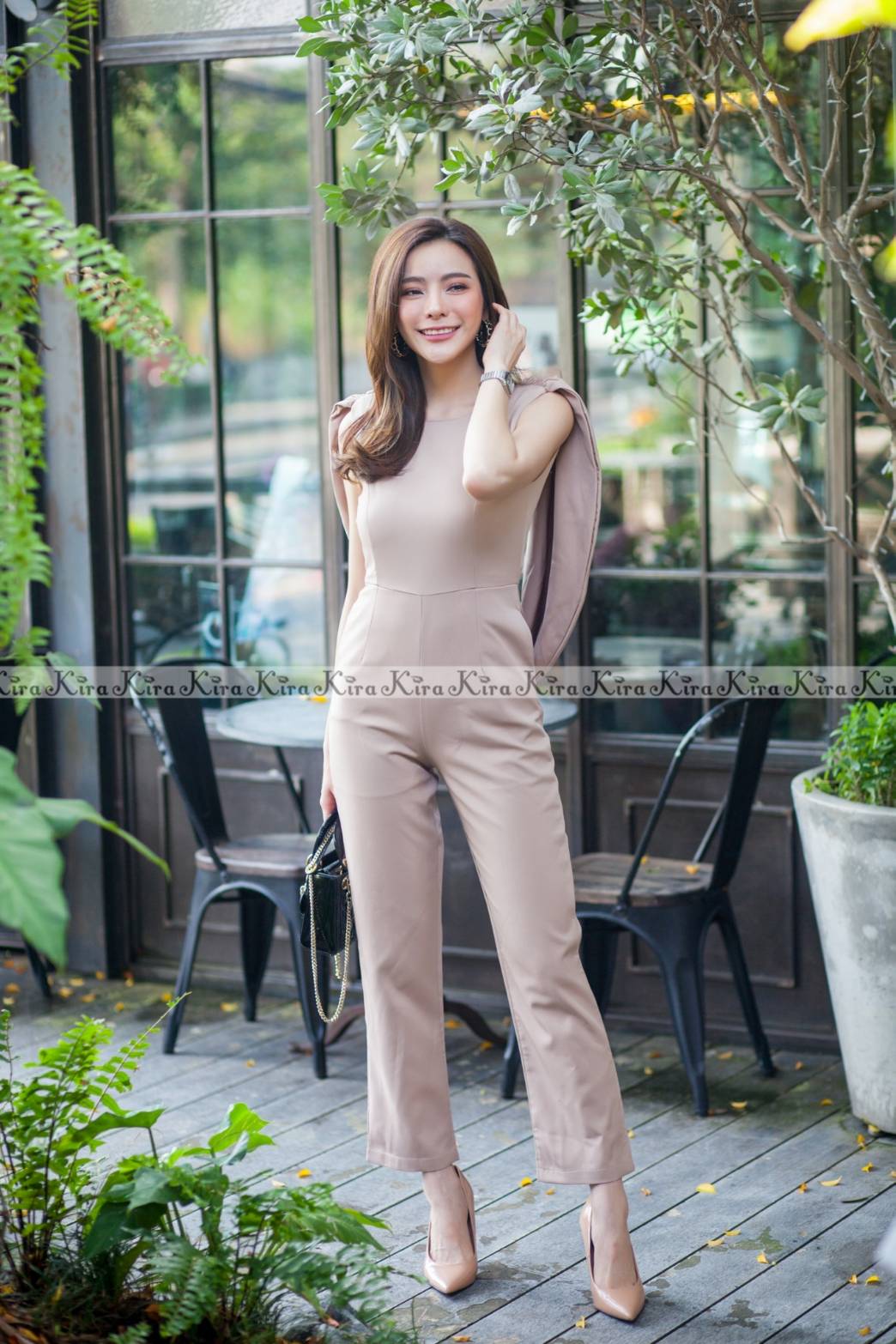 จั้มสูทสีนู๊ดทรงสวย