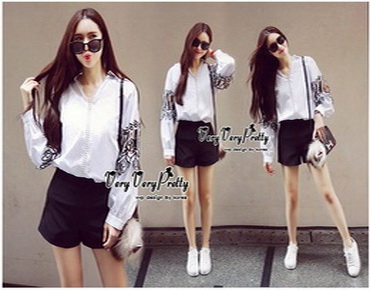เสื้อเชิ้ตคอวีลายเส้นขนาน