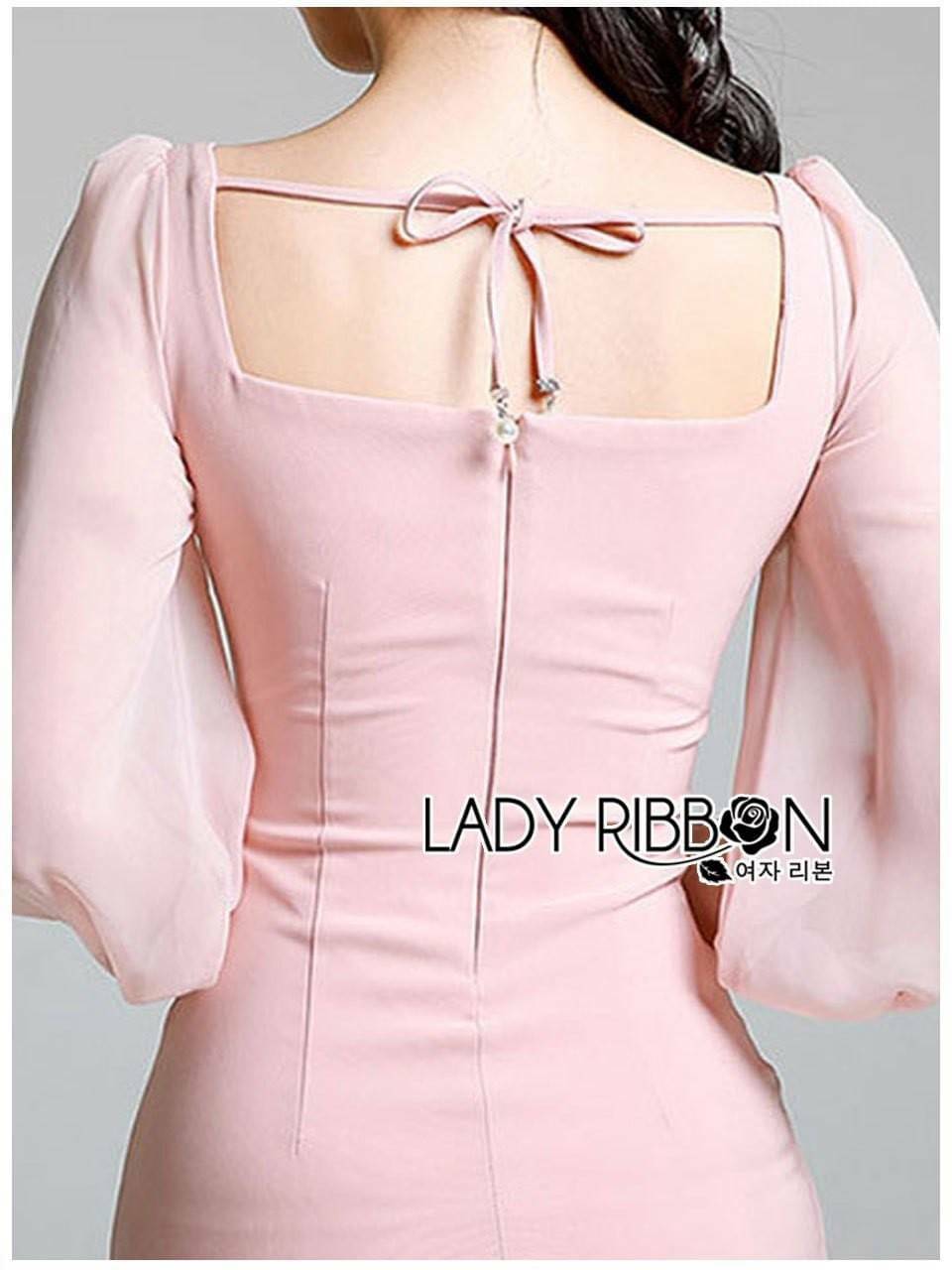 ดรสผ้าเครปสีชมพูตกแต่งกระดุม