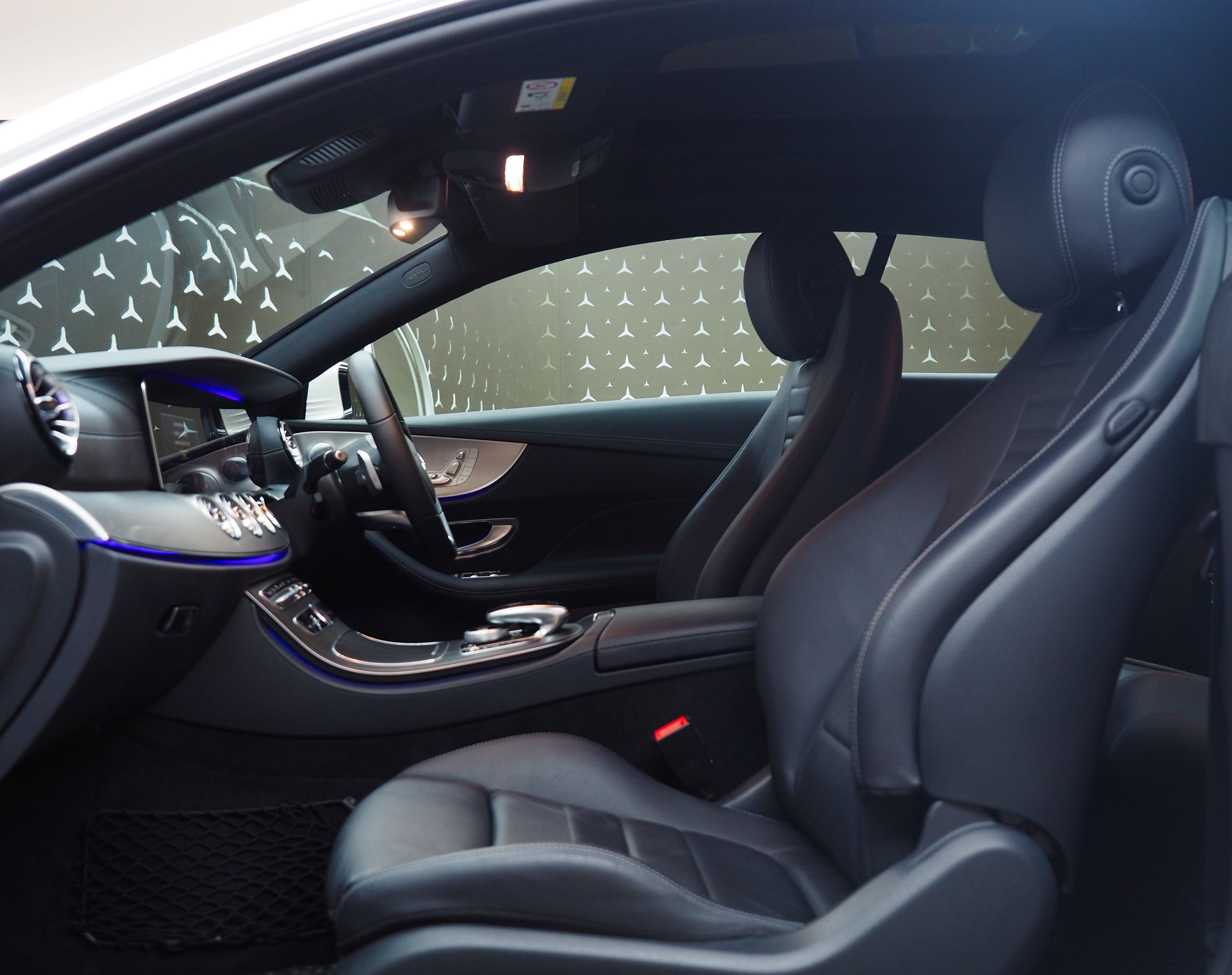 จองแล้ว E200 Coupe AMG Dynamic W238