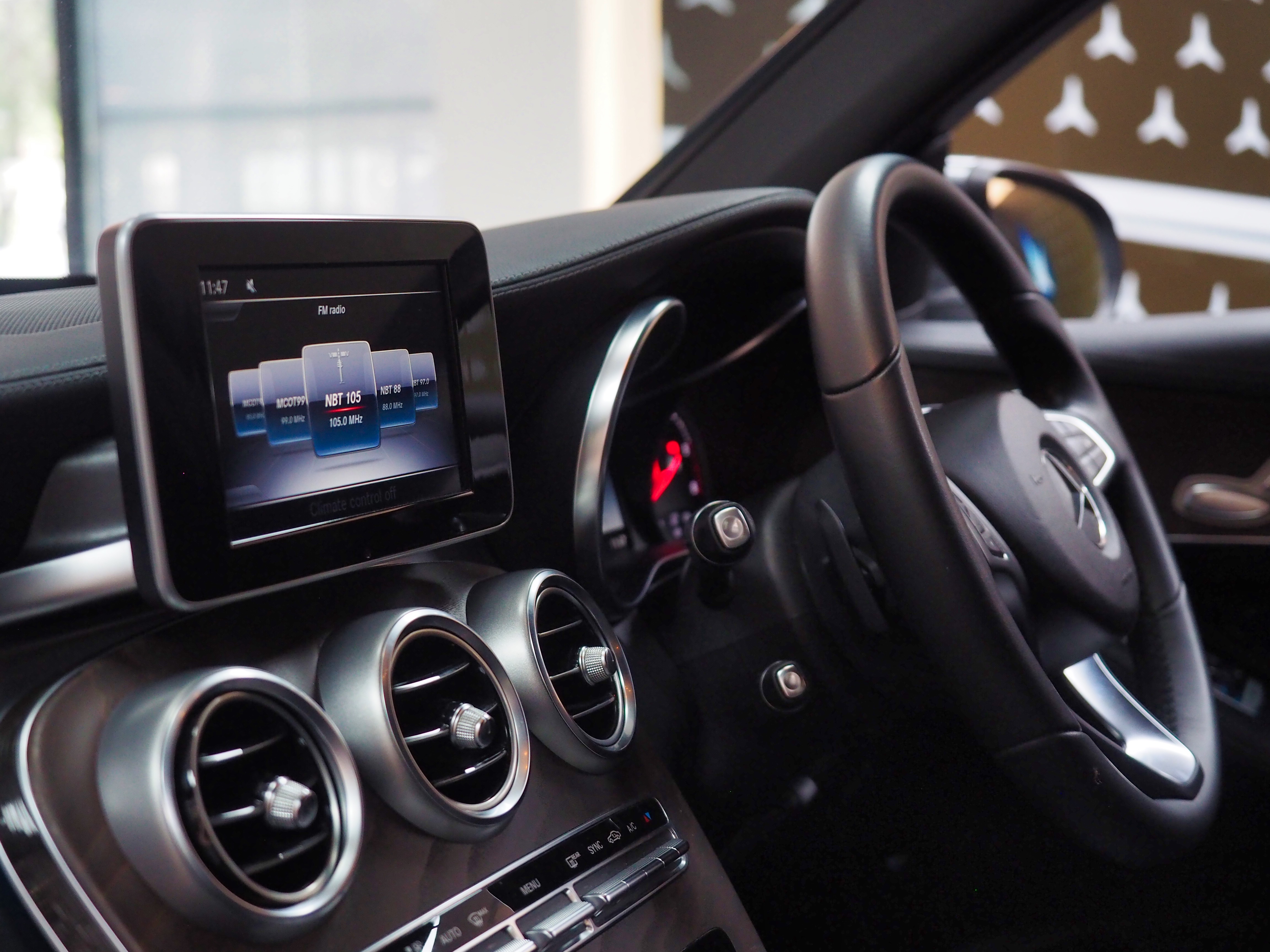 จองแล้ว GLC250d Off Road 4MATIC W253