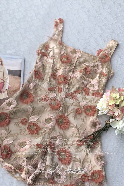 จั๊มสูทขาสั้นเนื้อผ้า Tulle ผ้าเนื้อโปร่งทรงสายเดี่ยว