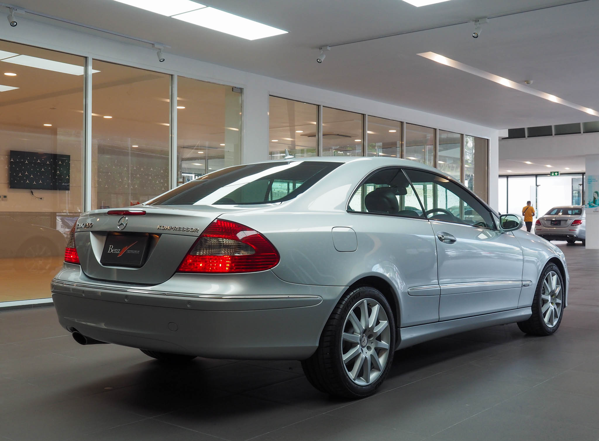 จองแล้ว CLK200 Kompressor Avantgarde W209