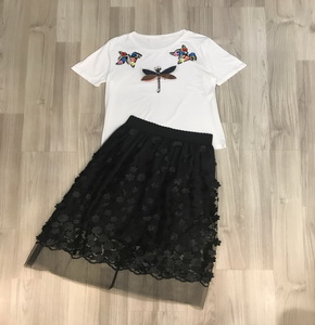 เสื้อปักสวยกระโปงดอกไม้