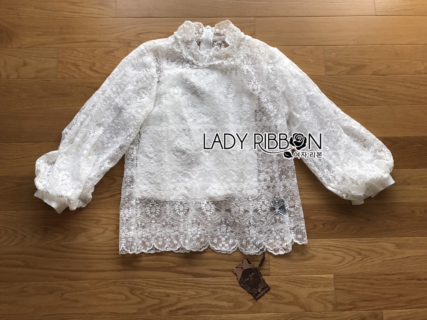เสื้อผ้าลูกไม้สีขาวสไตล์คลาสสิกสุดหวาน