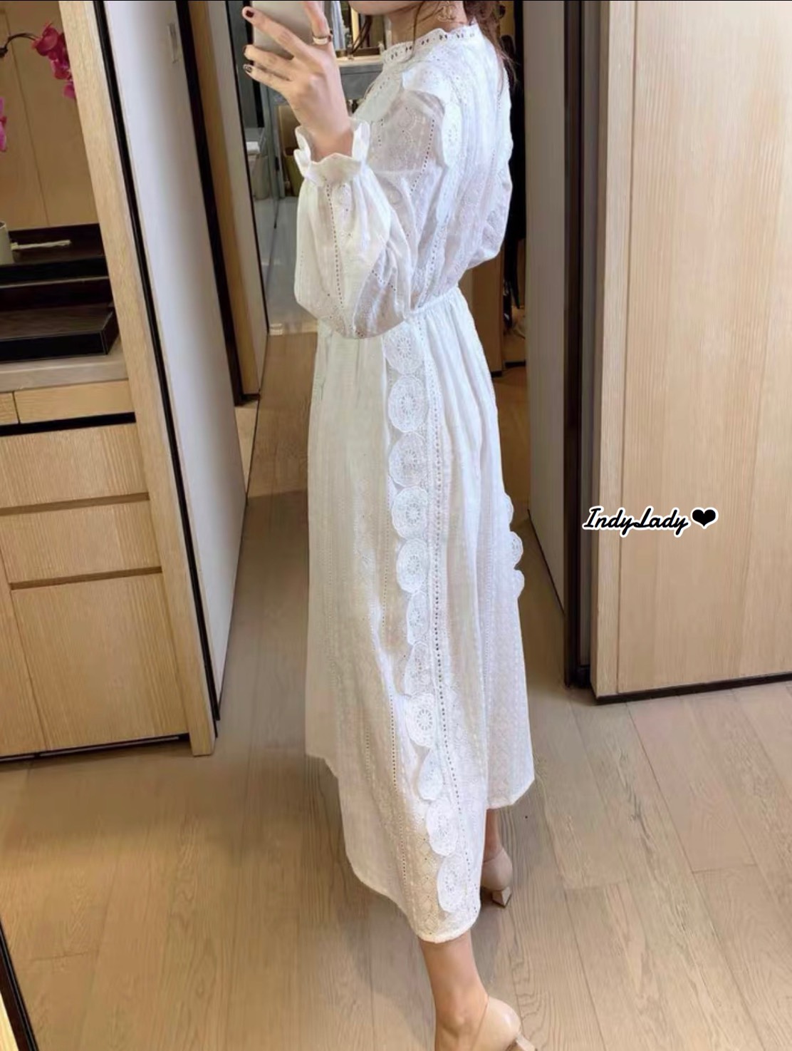 เดรสยาวงานลูกไม้ สีขาว
