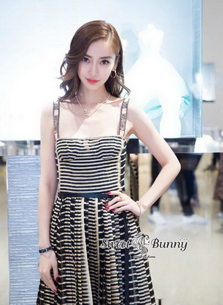 เดรสยาวแบรนด์ดังเนื้อผ้าไหมอย่างดี