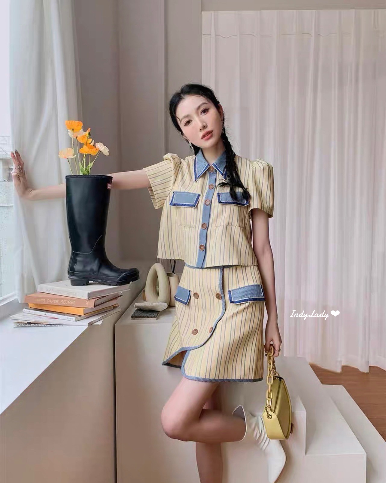 เสื้อ+กระโปรงแขนสั้นทรงคอป