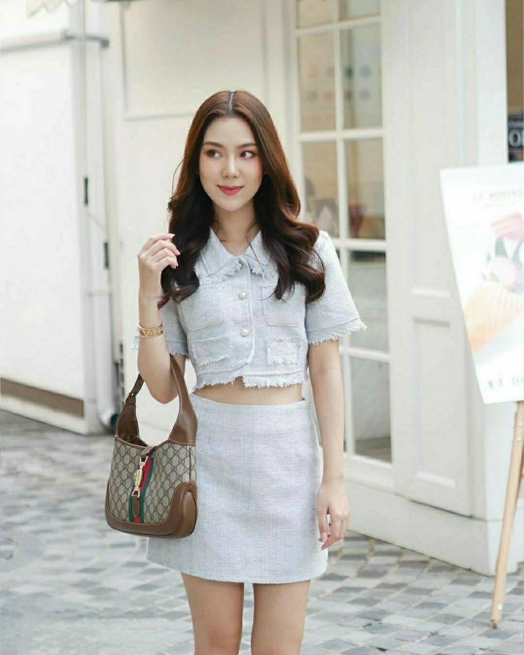 เสื้อกระดุมมุกหน้า ตัวกระโปรงซิปหลัง