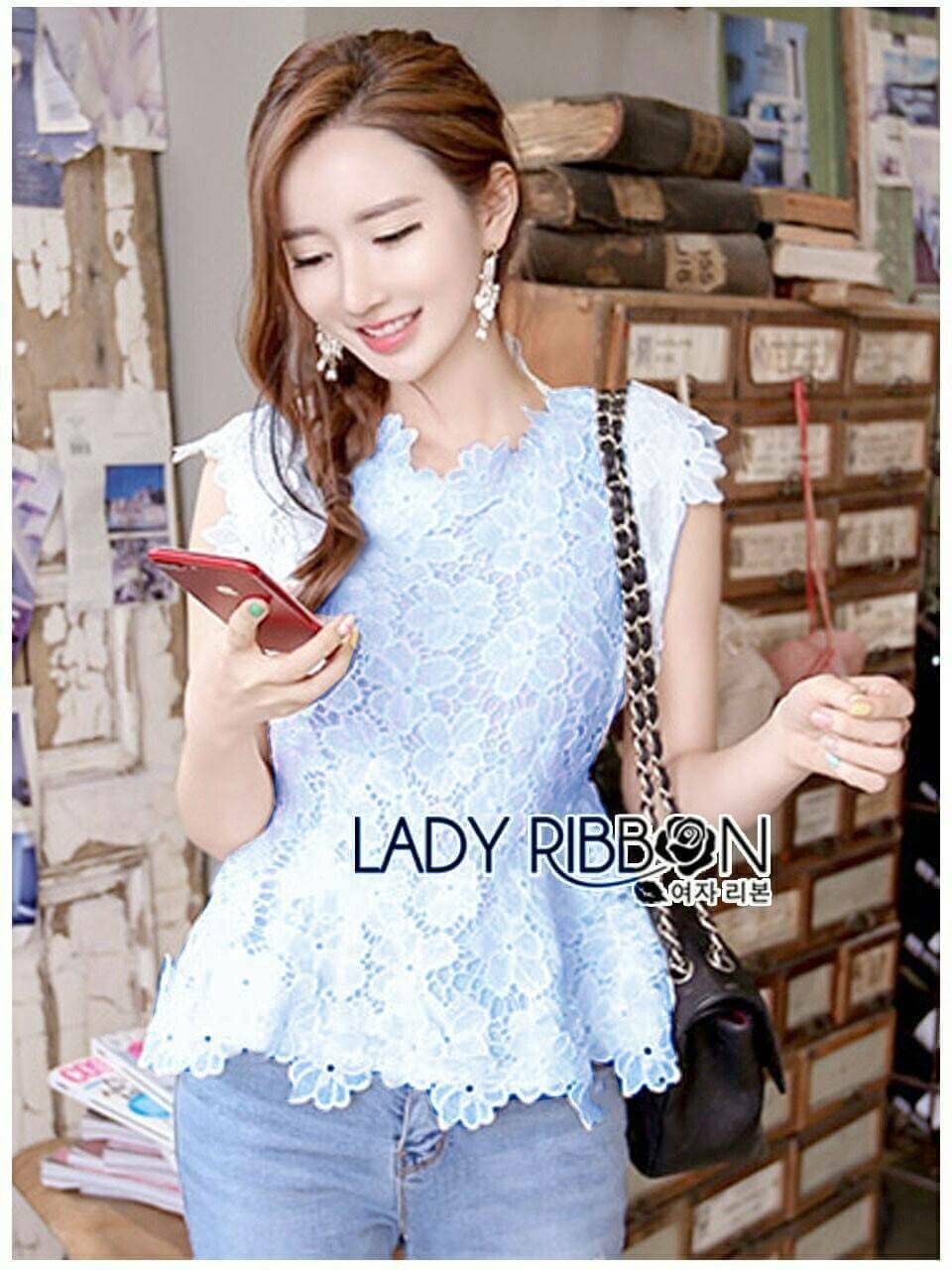 เสื้อแขนกุดคอสูงผ้าลูกไม้สีฟ้า