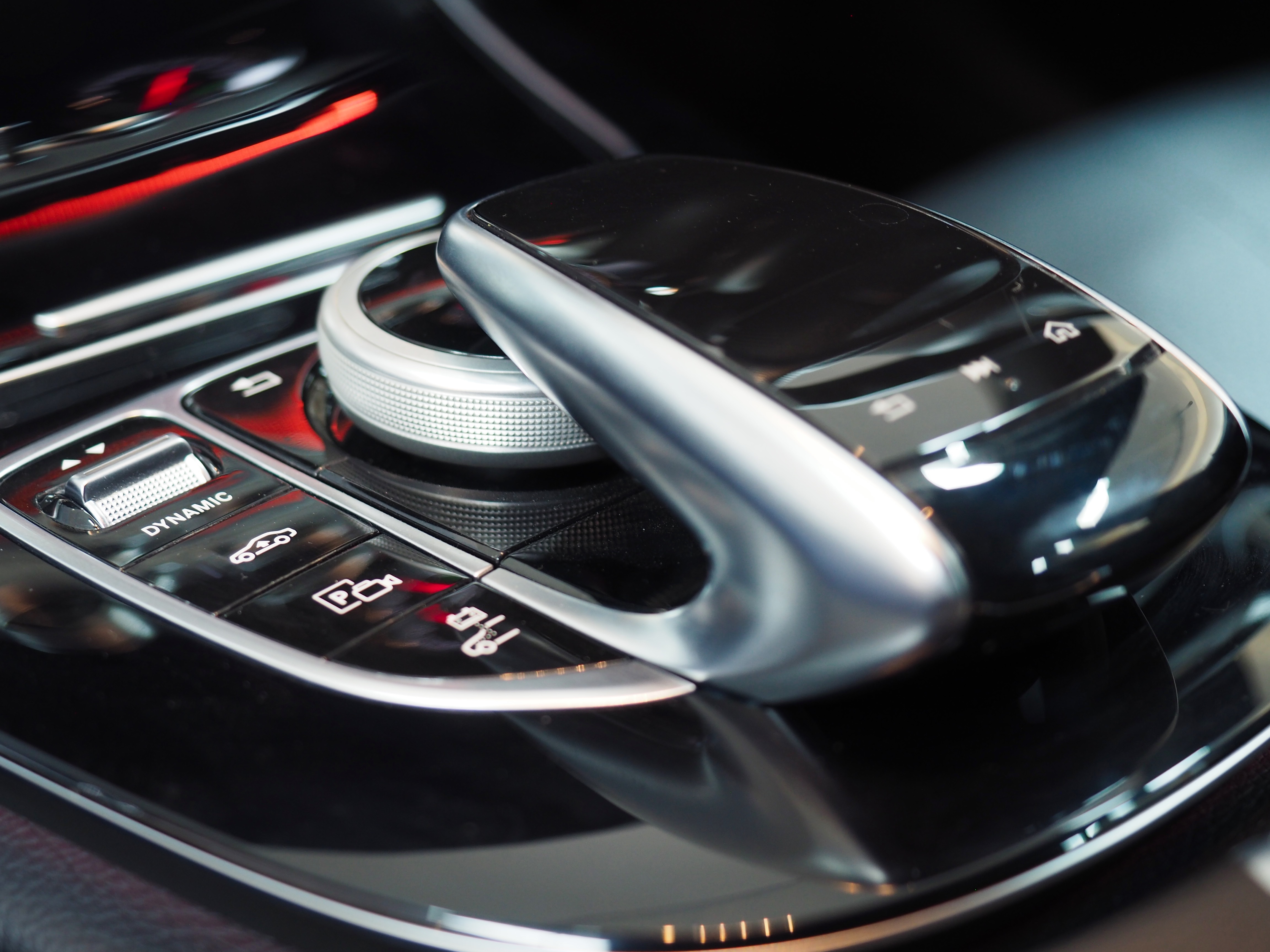 จองแล้ว E350e Avantgarde Plug In Hybrid W213