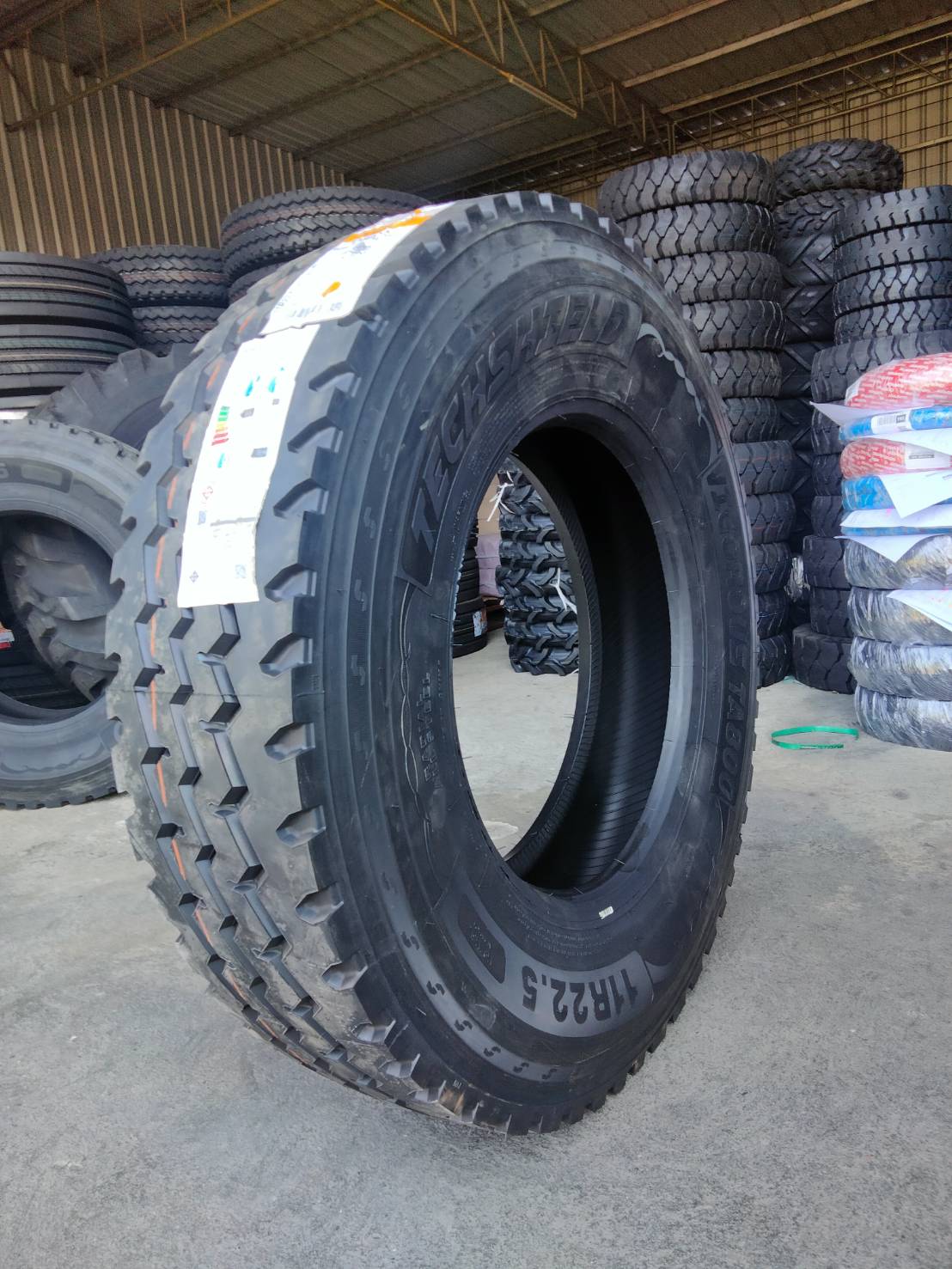 ยางรถบรรทุกเรเดียลTBR ยี่ห้อ TECHSHIELD รุ่น TS600 , TA800 ขนาด 11R22.5
