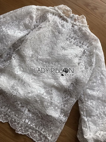 Yves Classic Sweet White Lace Blouse