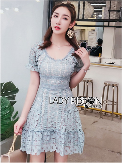 Lace Dress เดรสสั้นผ้าลูกไม้สีฟ้าสดตกแต่งระบายสไตล์เฟมินีน