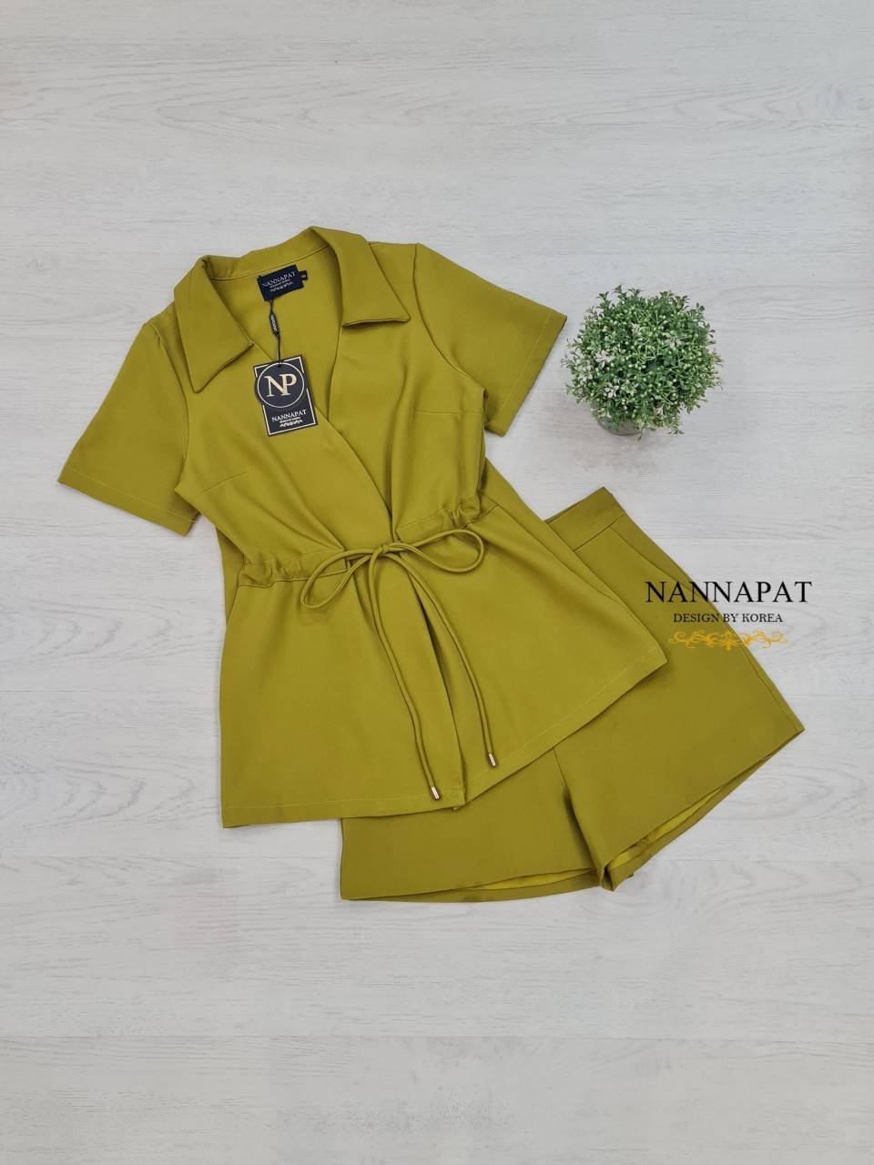 เสื้อกระดุมหน้า มีเชือกรูด