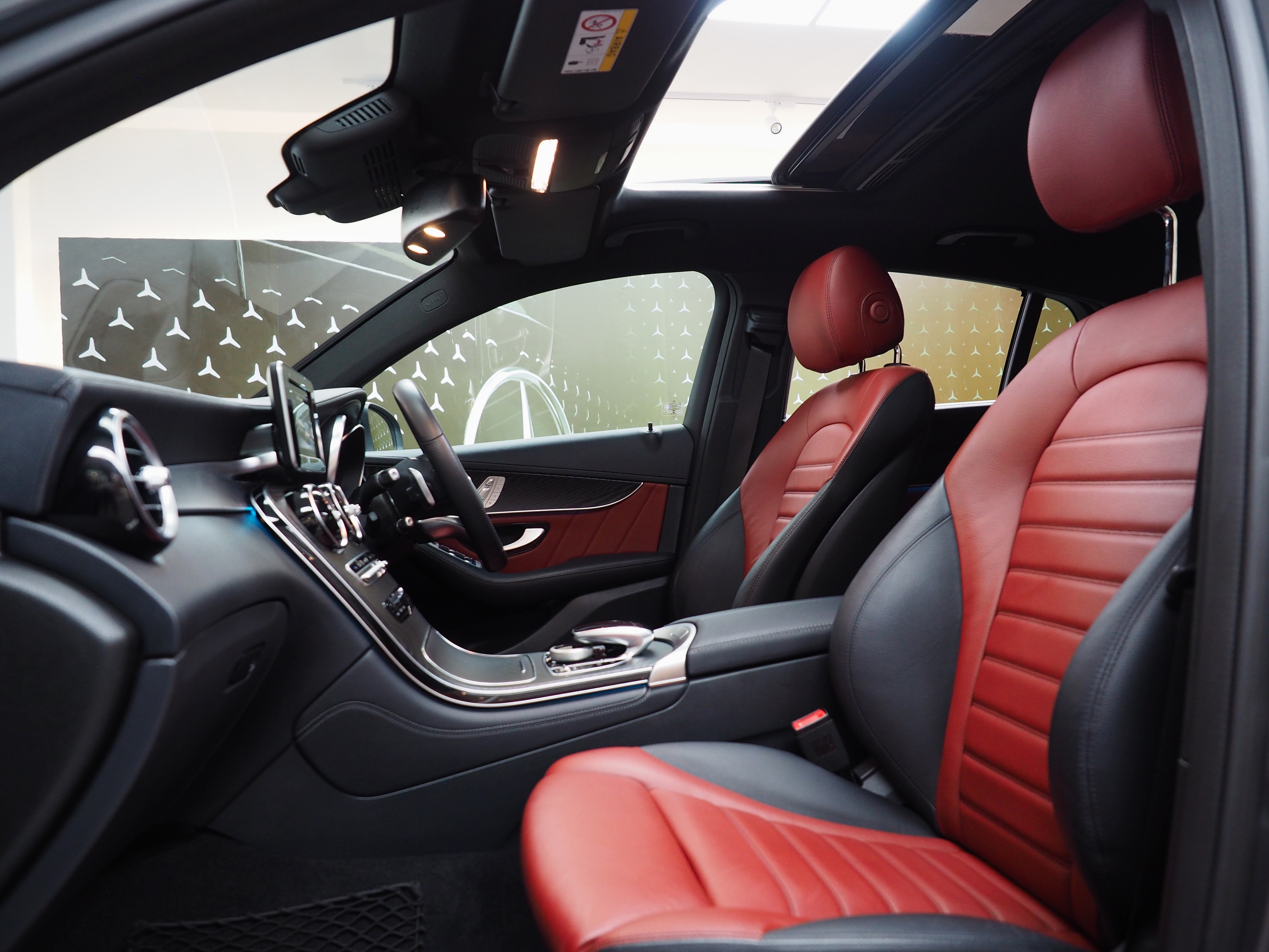 จองแล้ว GLC250 AMG Coupe 4Matic W253