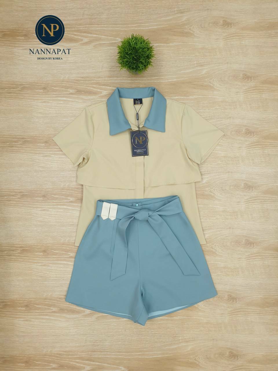 เสื้อคอปก กระดุมหน้า